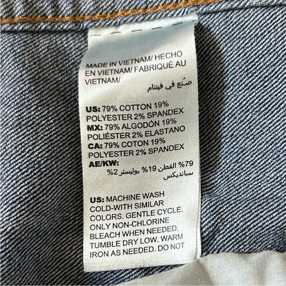 Chico's | Women’s Medium Blue Denim Long Line Button Front Jean Jacket Sz 12-14 - Picture 13 of 15